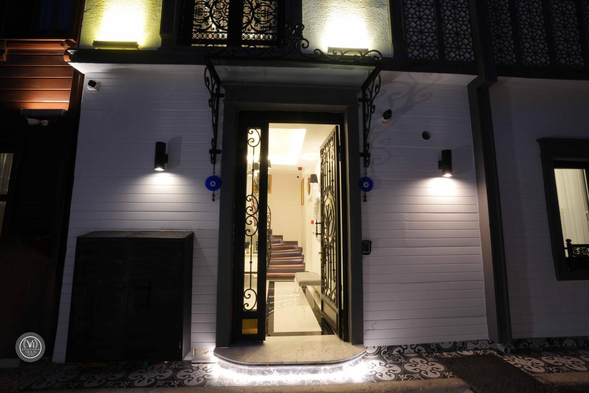 Violin Boutique Hotel *